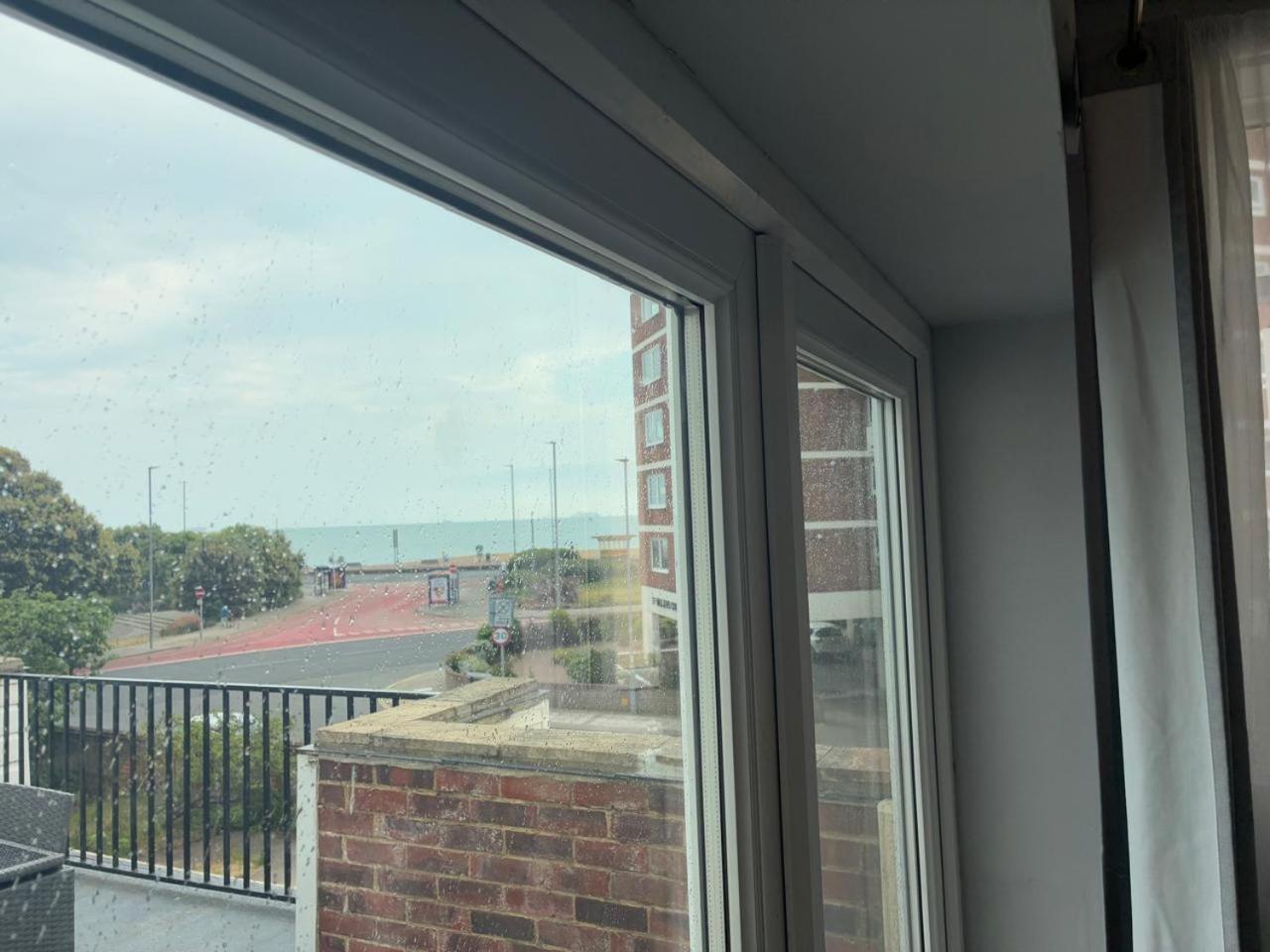 Inn By The Sea, Portsmouth - En Suite Rooms With Sea View Possible, Parking Ev 22Kw Exterior foto