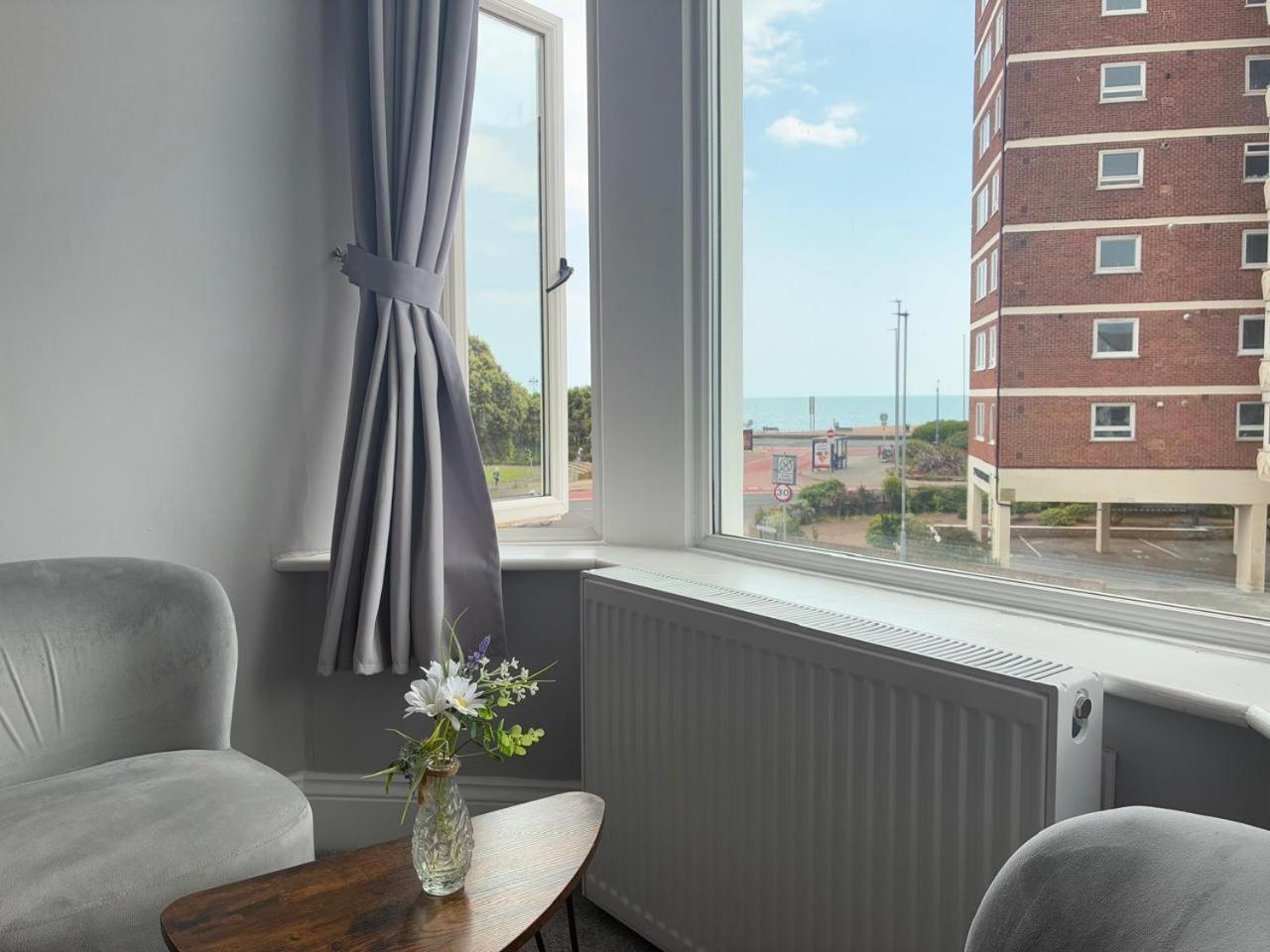Inn By The Sea, Portsmouth - En Suite Rooms With Sea View Possible, Parking Ev 22Kw Exterior foto